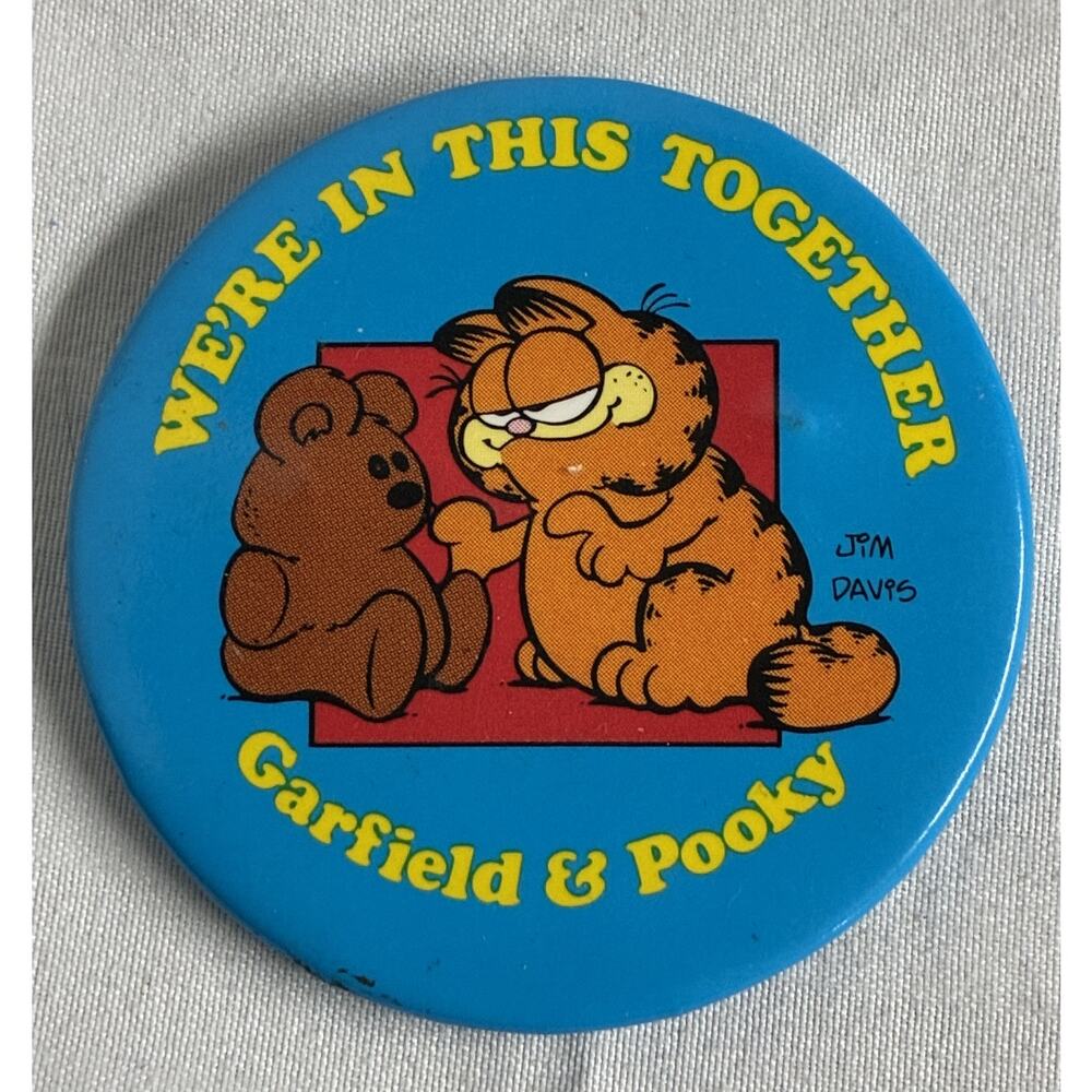 Garfield & Pooky Vintage Pin Back Button 1978 United Feature Syndicate
